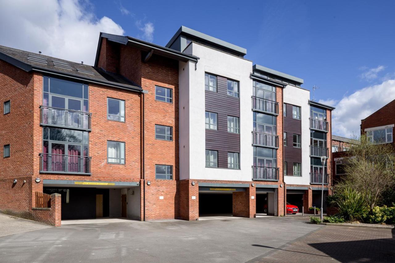 Aparthotel Roomzzz Headingley