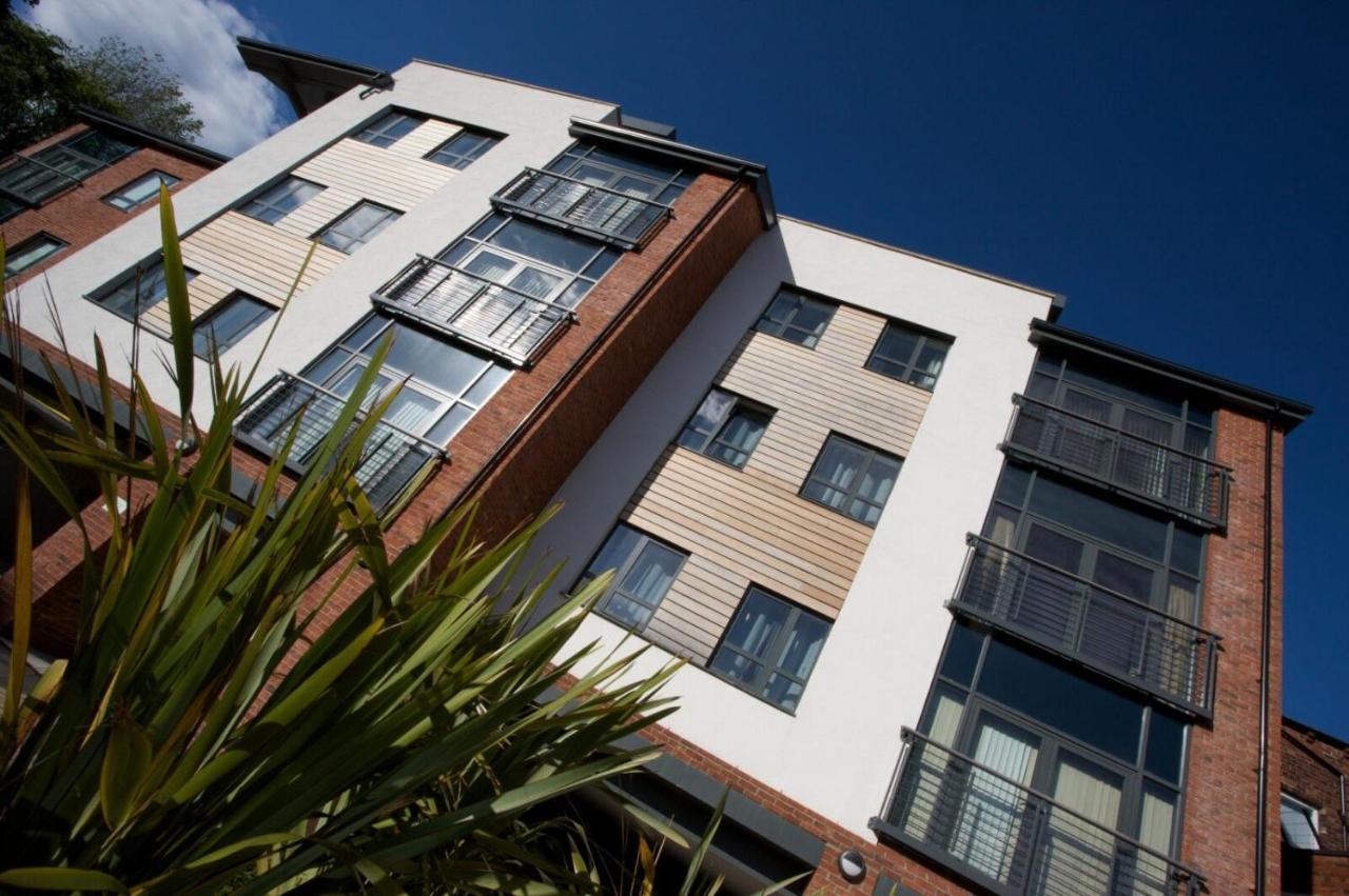 Aparthotel Roomzzz Headingley